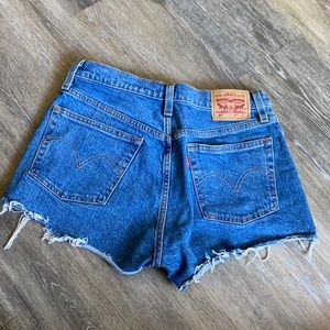 Levi’s 501 shorts - size 27